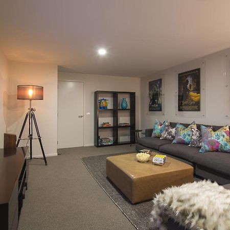 Lakefront Luxury By Amazing Accom Queenstown Bagian luar foto