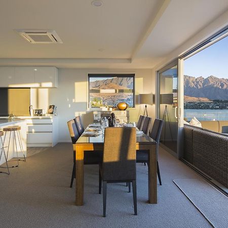 Lakefront Luxury By Amazing Accom Queenstown Bagian luar foto