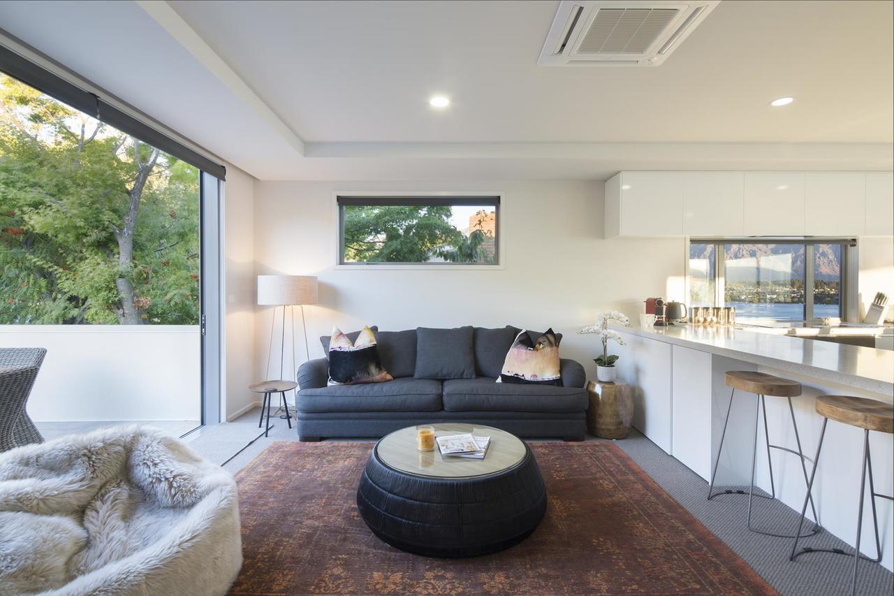 Lakefront Luxury By Amazing Accom Queenstown Bagian luar foto
