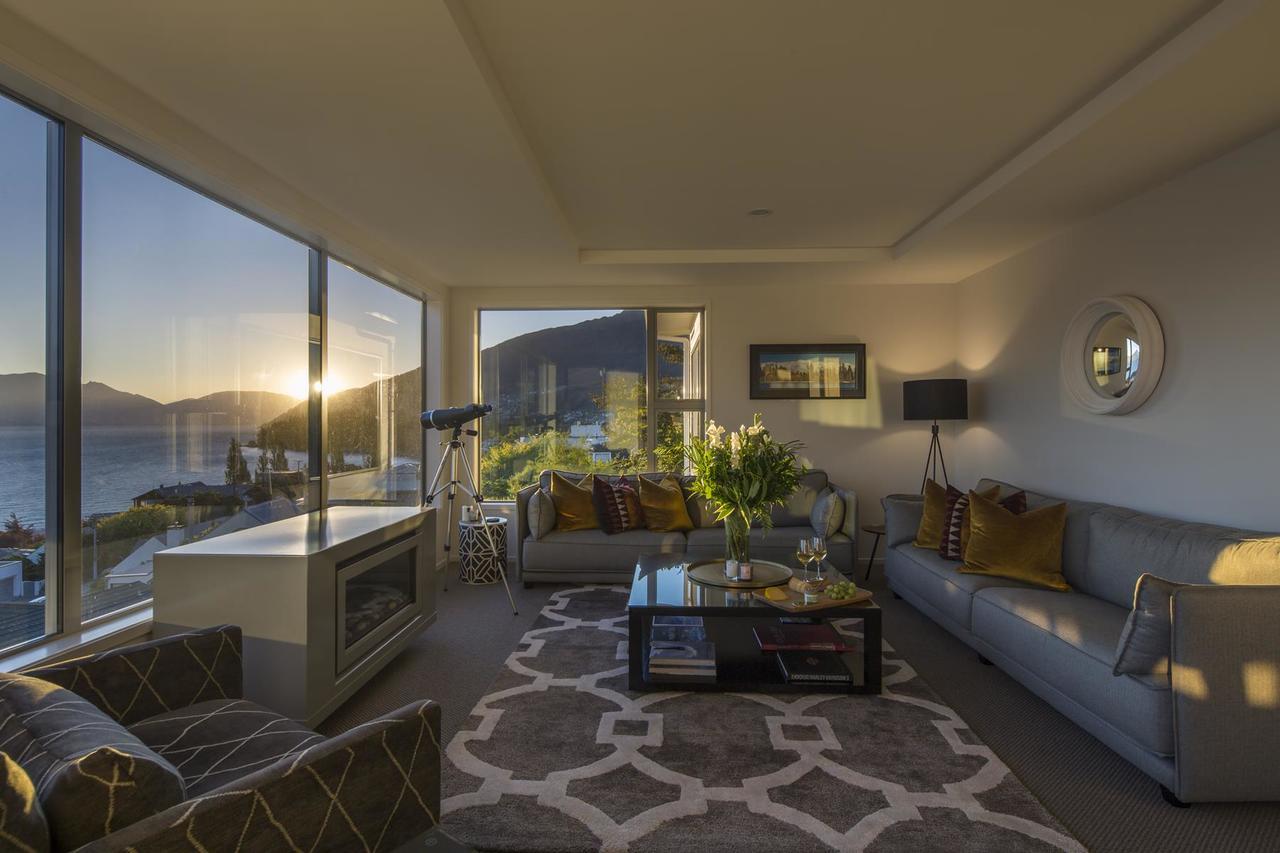 Lakefront Luxury By Amazing Accom Queenstown Bagian luar foto